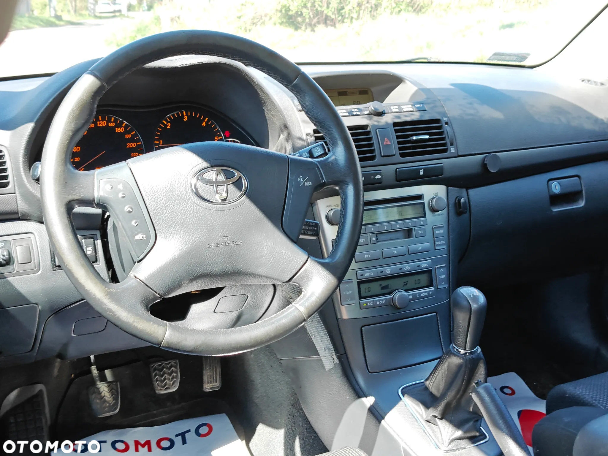 Toyota Avensis 2.0 D-4D - 15