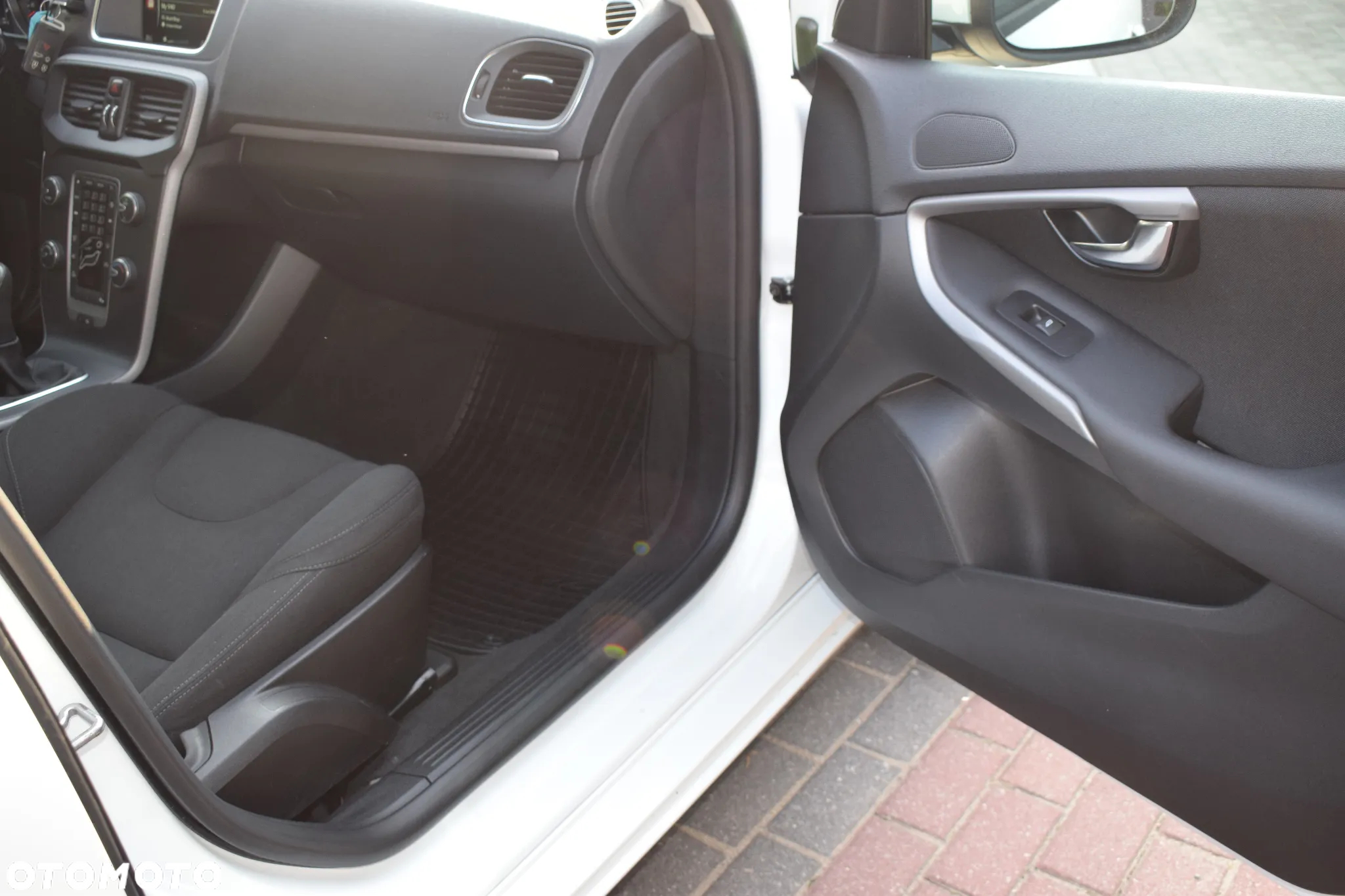 Volvo V40 D2 Momentum - 14