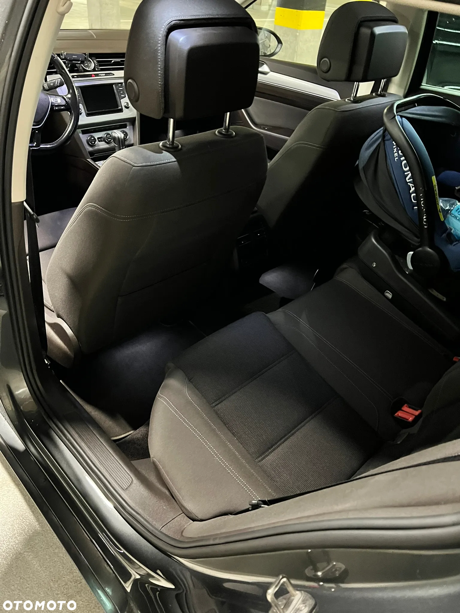 Volkswagen Passat Variant 1.6 TDI SCR DSG Trendline - 26