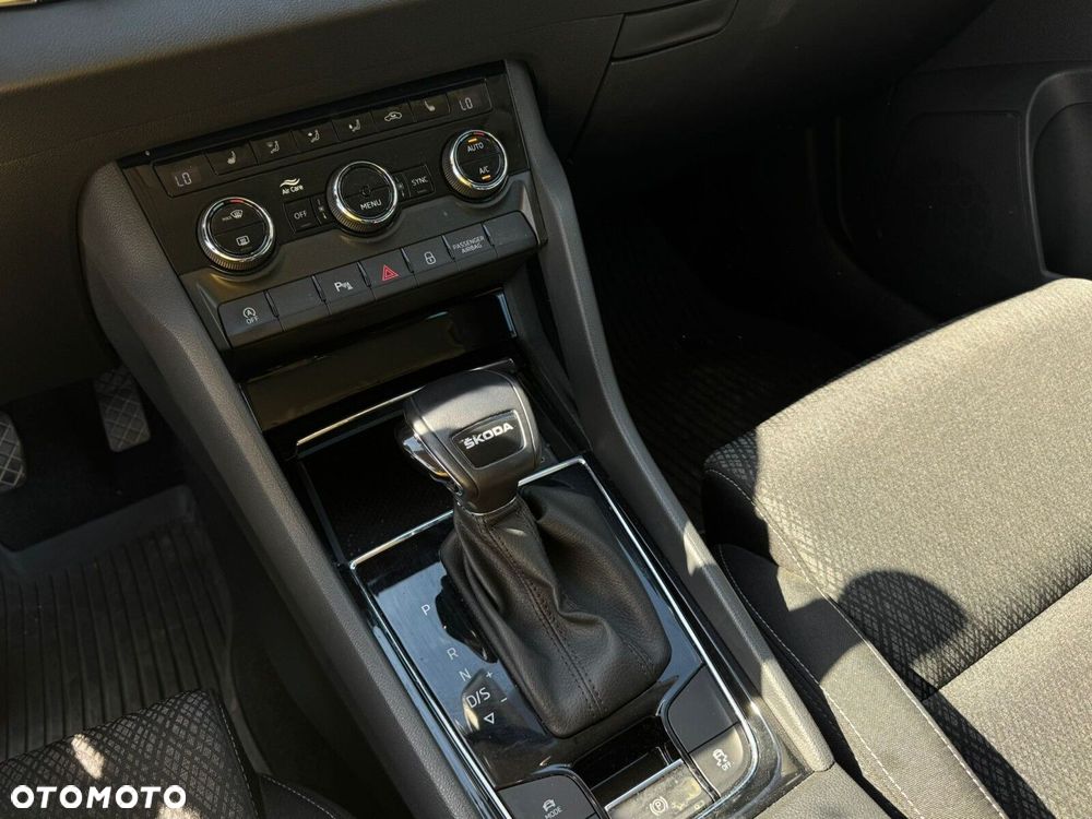 Skoda Karoq 1.5 TSI ACT Style DSG - 17