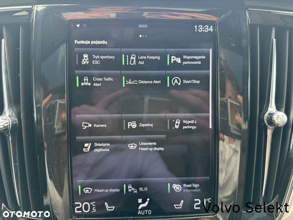 Volvo V90 Cross Country - 27