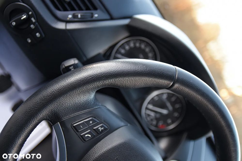 BMW X1 sDrive18i Sport Line - 30