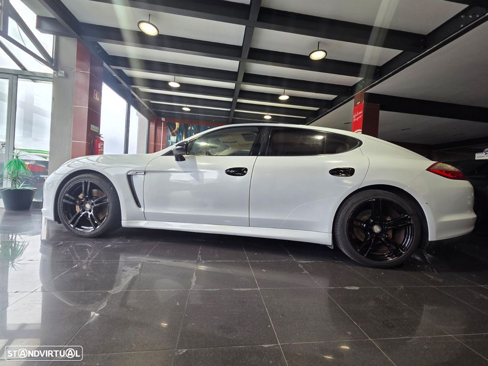Porsche Panamera Platinum Edition - 2