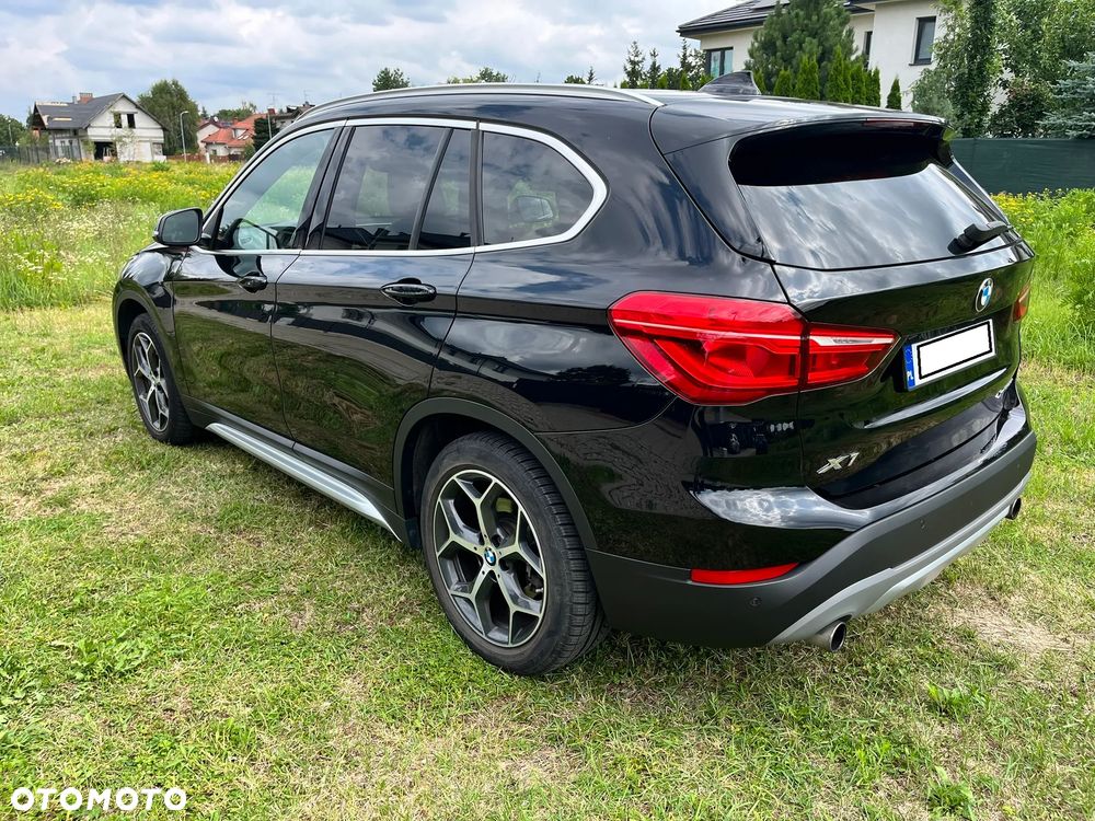 BMW X1 xDrive25i Sport Line - 3