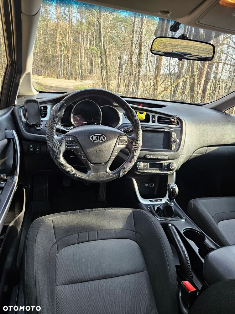 Kia Ceed 1.4 CVVT Fifa World Cup Edition - 9