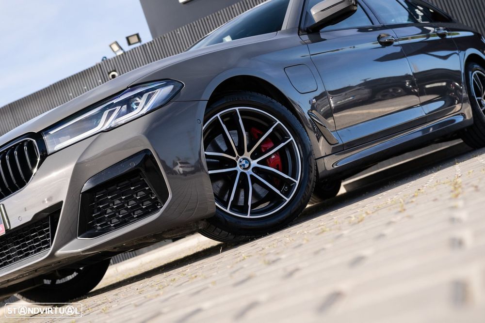 BMW 520 e Pack M - 4