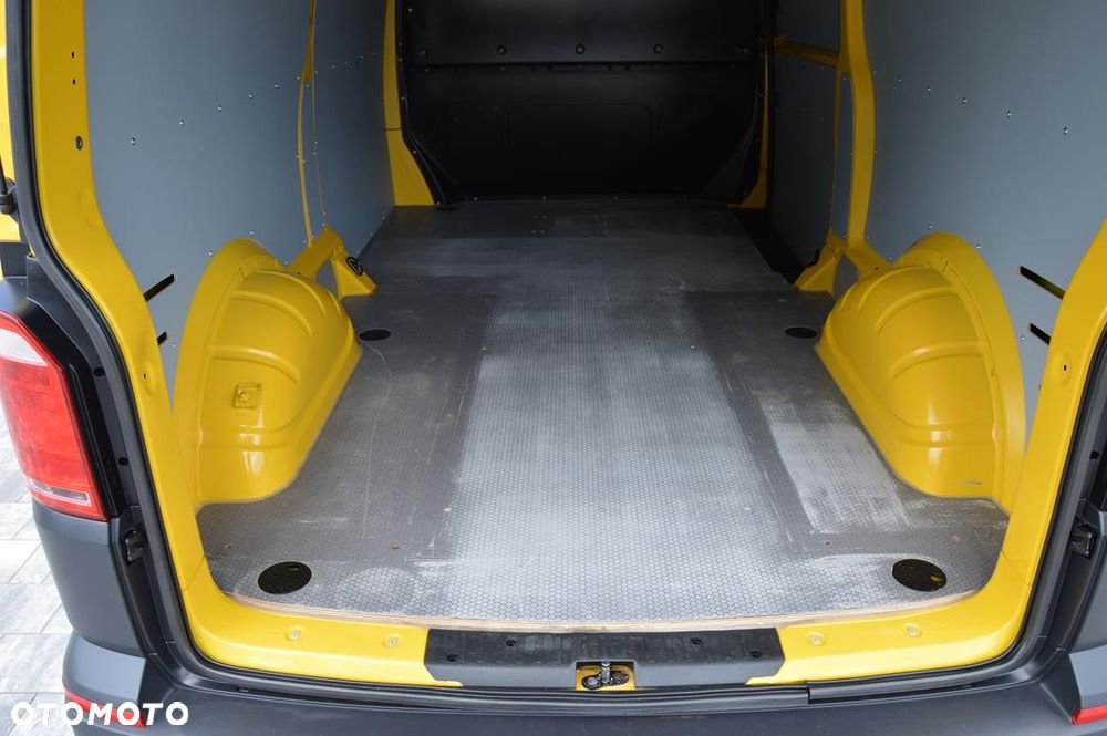 Volkswagen Transporter - 29