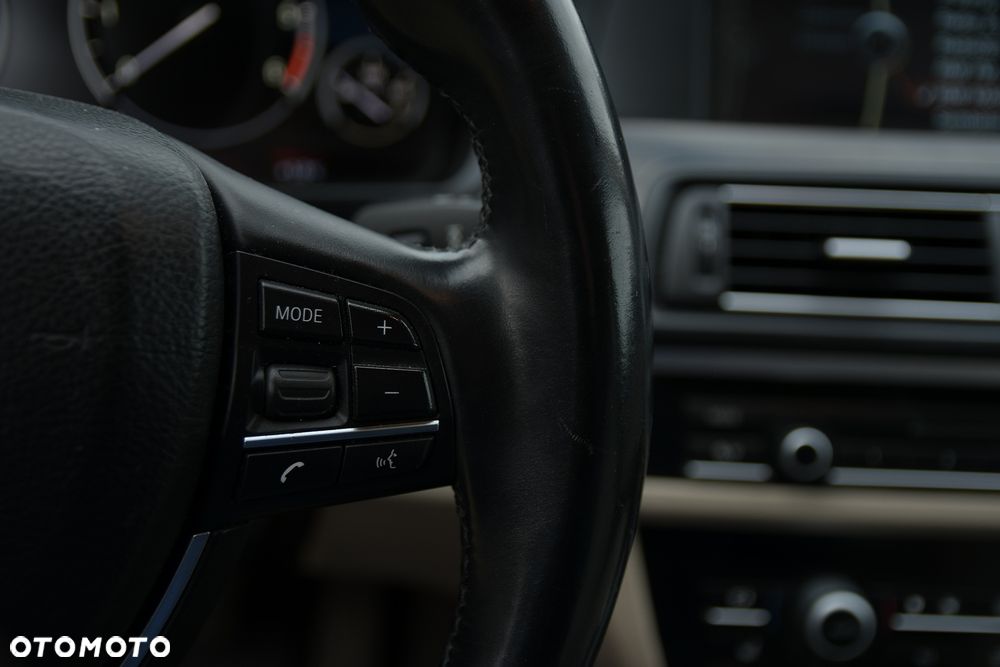 BMW Seria 5 525d - 27