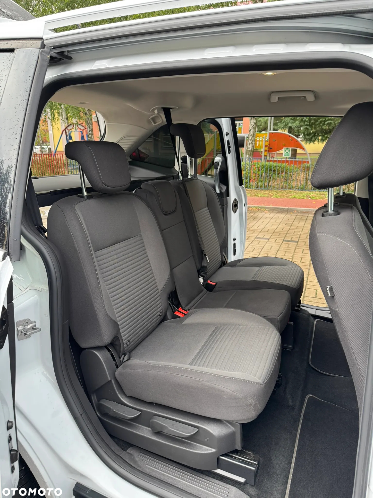 Ford Grand C-MAX - 17