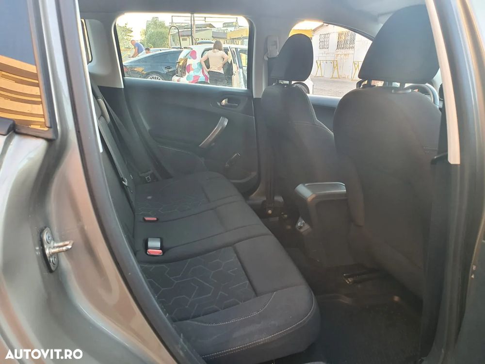 Peugeot 2008 1.6 e-HDi FAP STT Active - 10