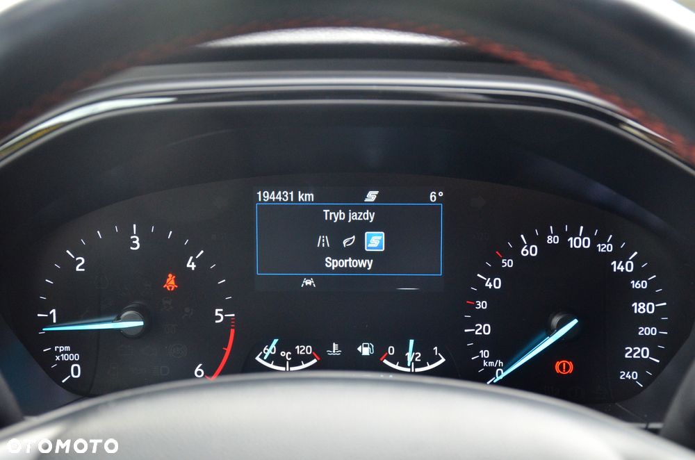 Ford Focus SW 2.0 TDCi ST-Line Black ASS PowerShift - 40