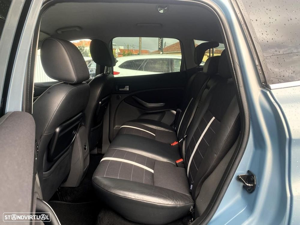 Ford Kuga 2.0 TDCi Titanium - 25