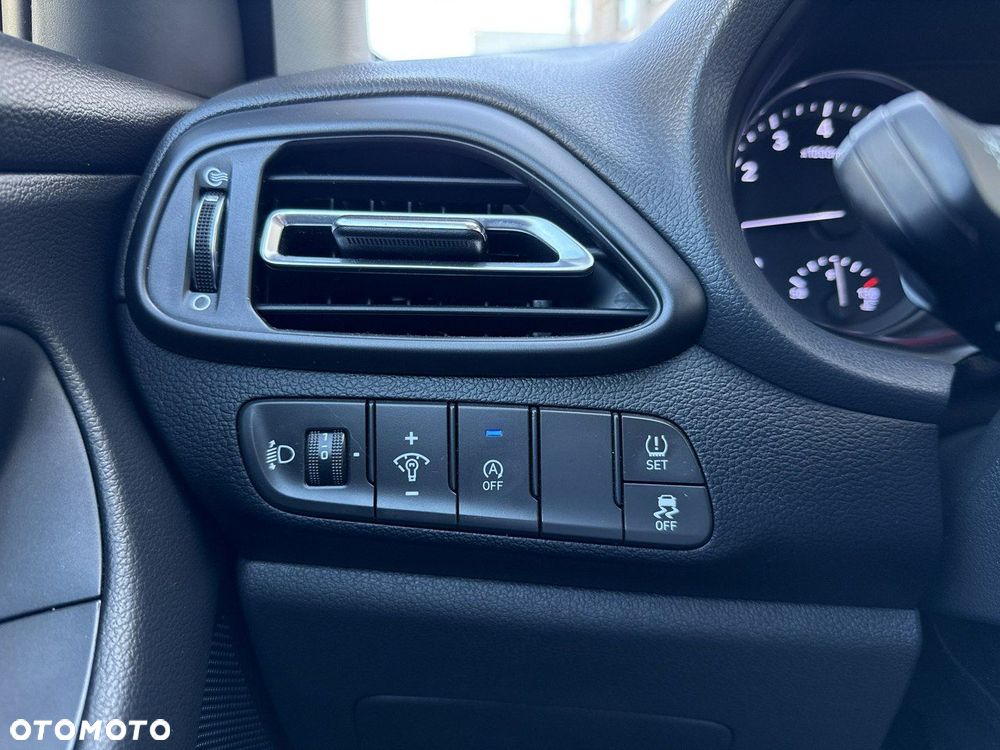 Hyundai i30 1.5 DPI Comfort - 24