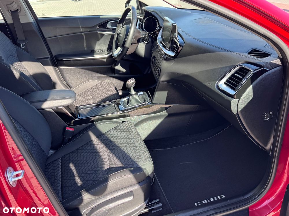 Kia Ceed 1.6 CRDi Spirit - 37