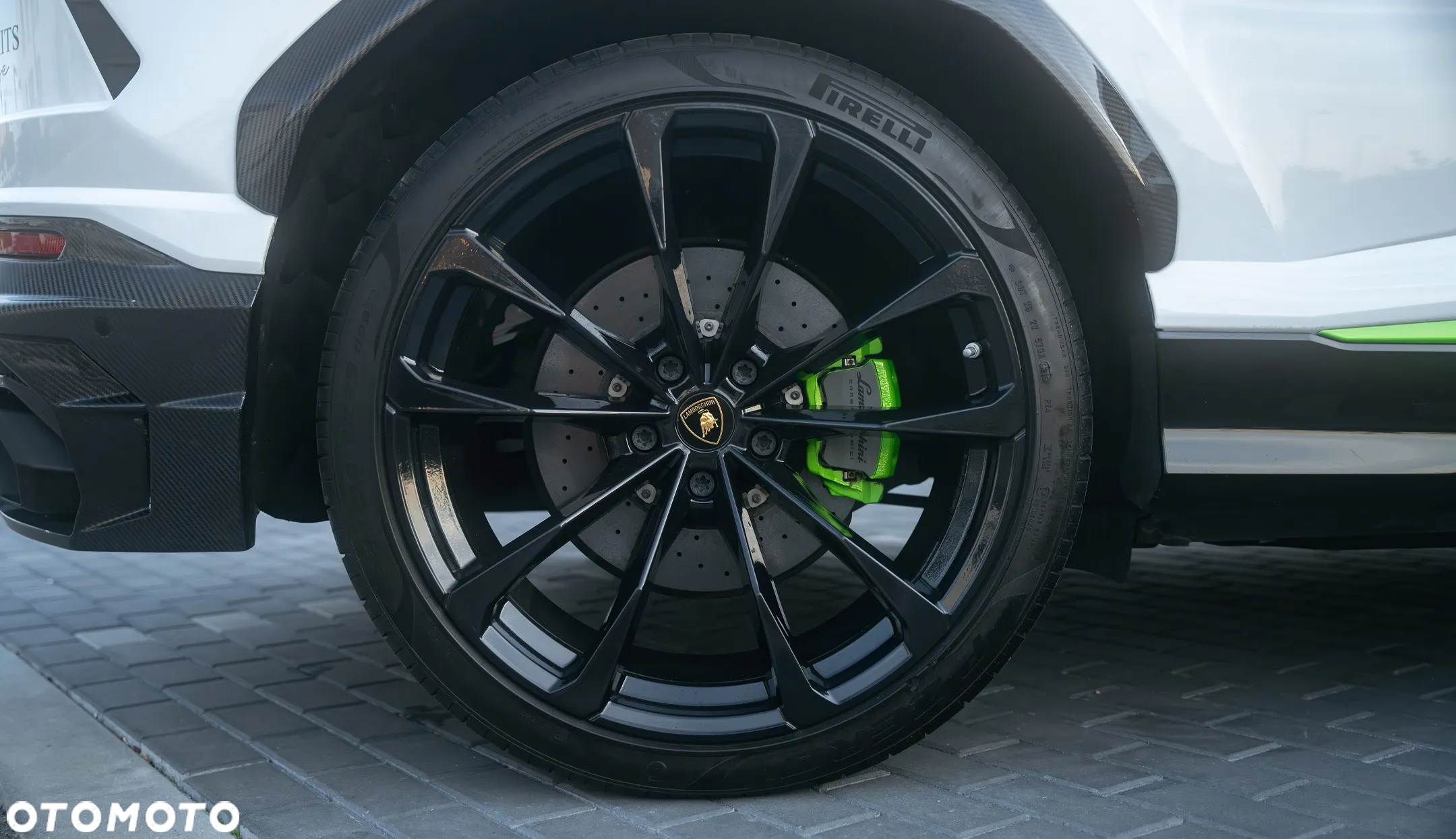 Lamborghini Urus Standard - 15