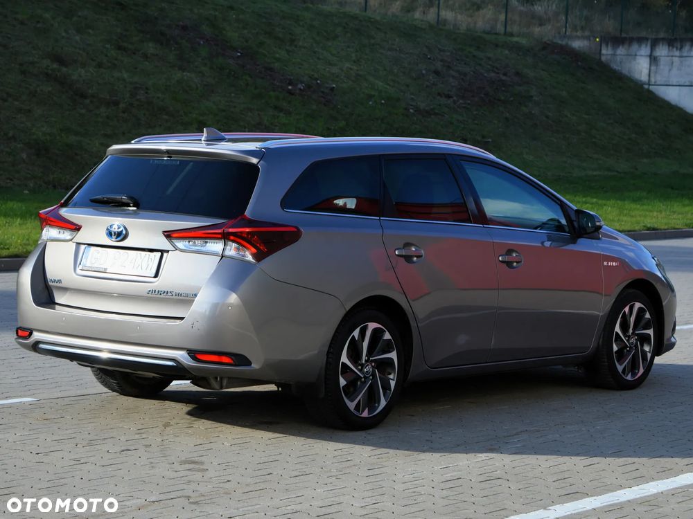 Toyota Auris 2015 photo 2