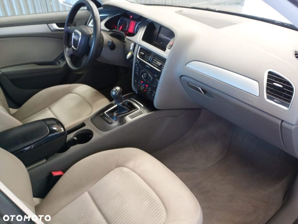 Audi A4 Limousine 1.8 TFSI Attraction - 9