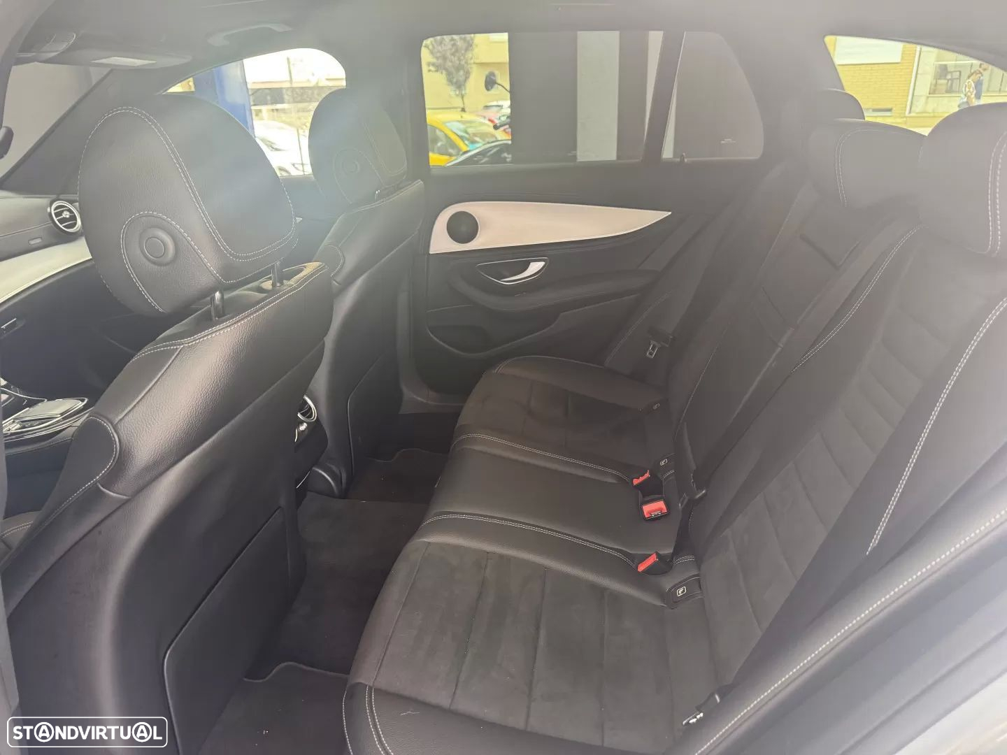 Mercedes-Benz E 300 e AMG Line - 21