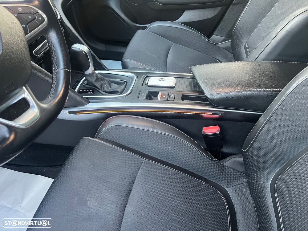 Renault Mégane 1.5 Blue dCi Intens EDC - 25