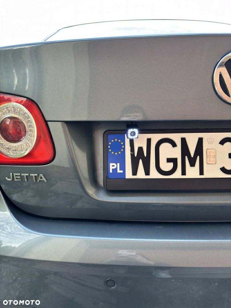 Volkswagen Jetta 1.6 FSI Comfortline - 24