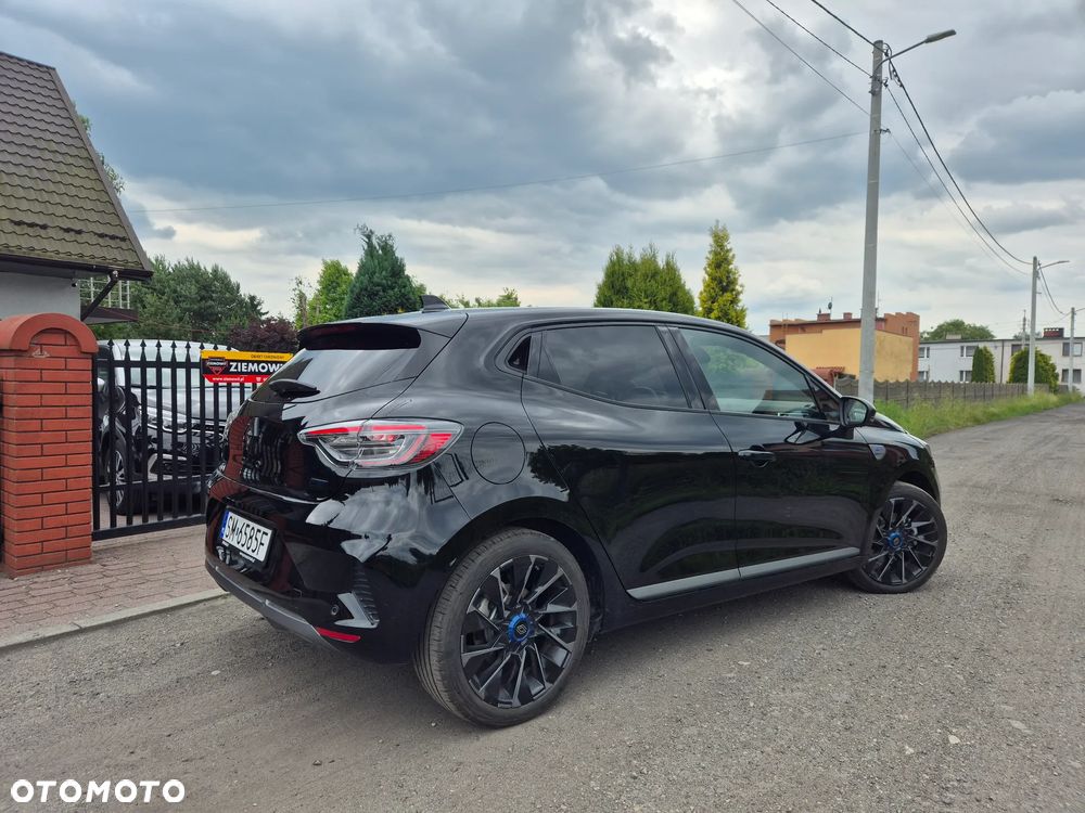 Renault Clio 1.6 E-TECH Initiale Paris - 2
