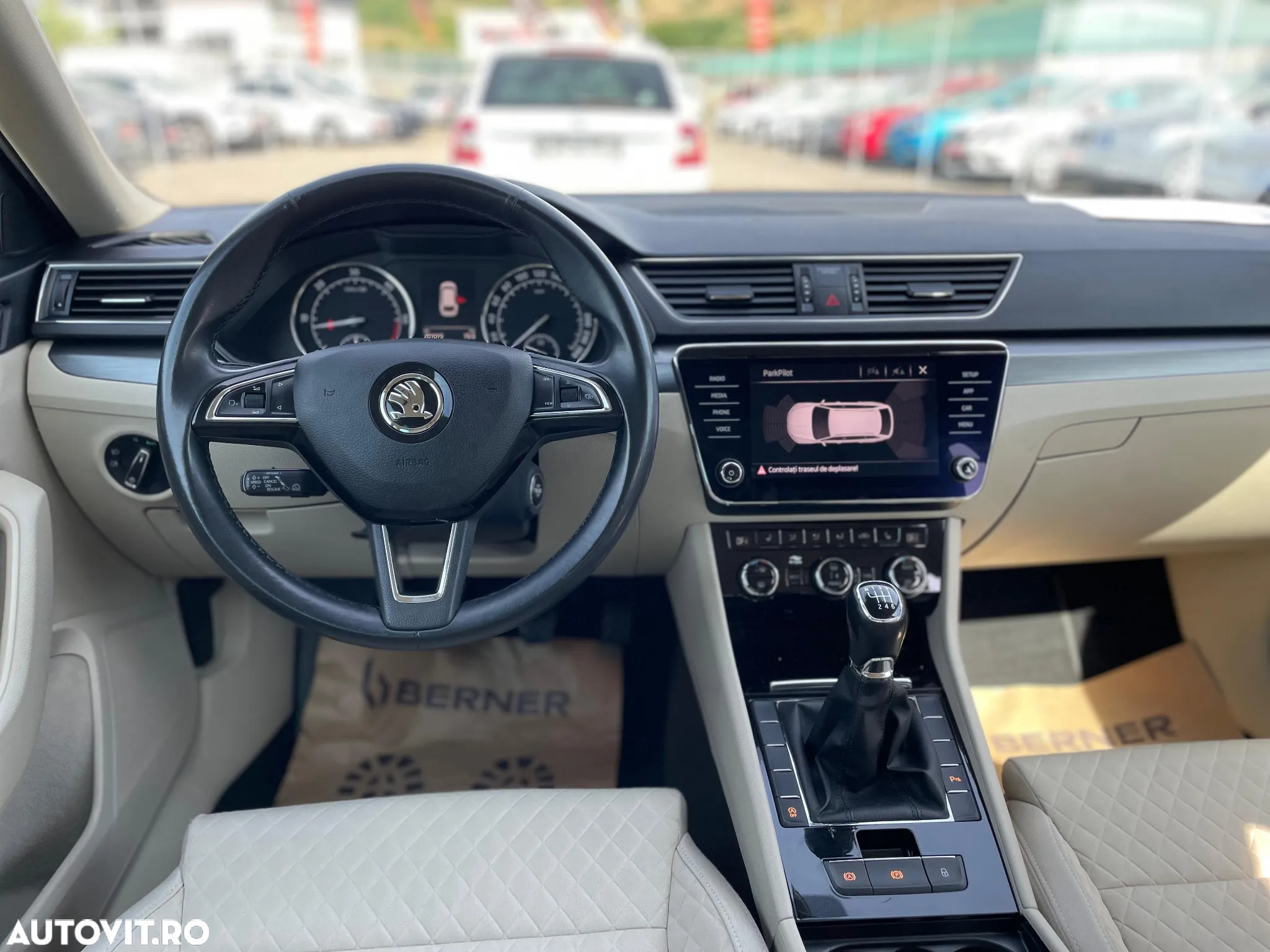 Skoda Superb Combi 2.0 TDI Style - 32