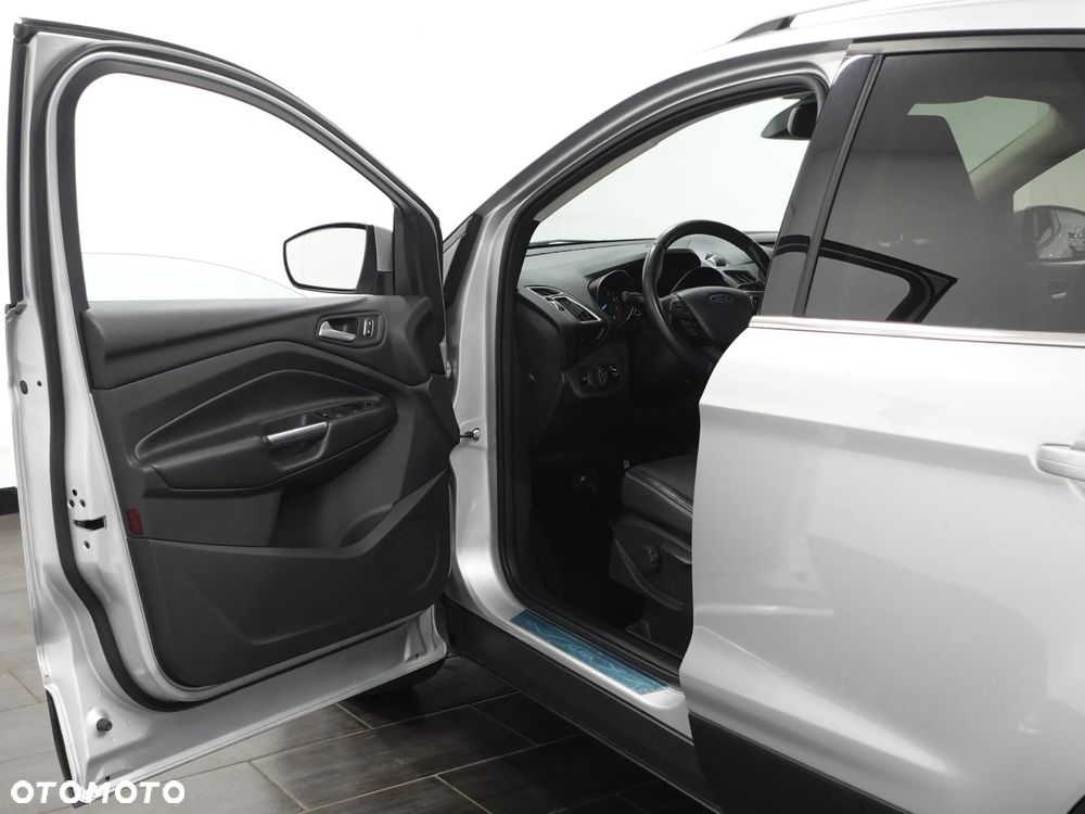 Ford Kuga - 16