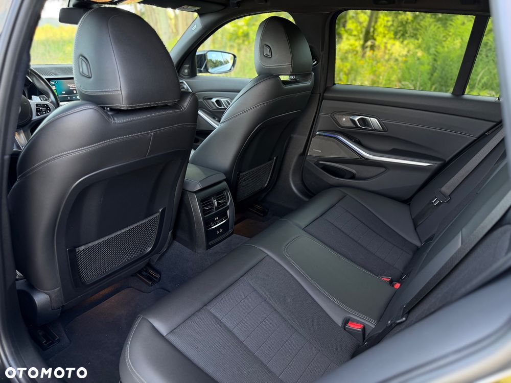BMW Seria 3 320d Sport Line Shadow - 27