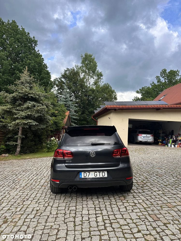 Volkswagen Golf - 5