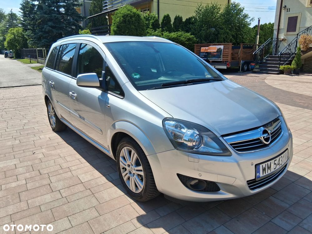 Opel Zafira 1.8 Family Plus - 2