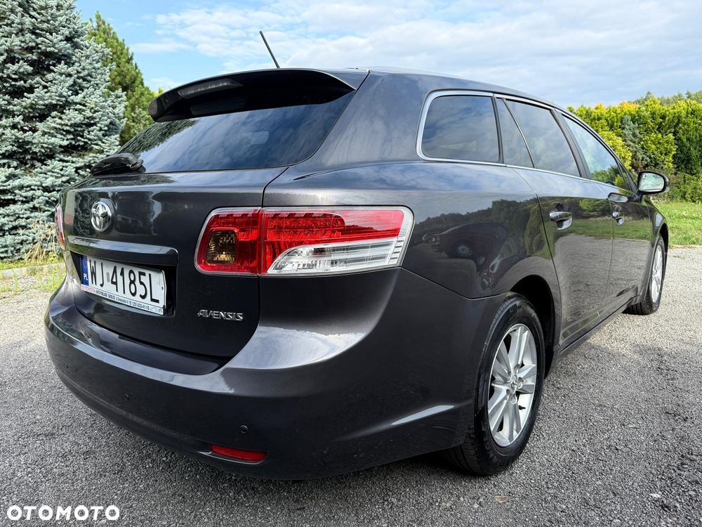 Toyota Avensis 2.0 D-4D Premium - 10