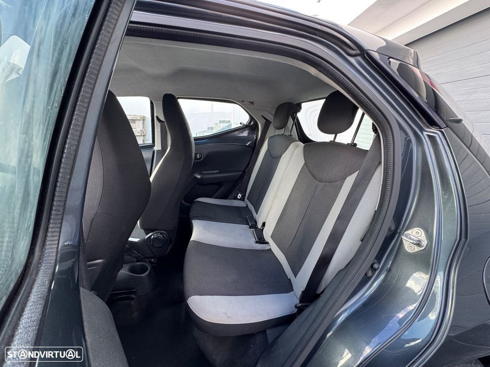 Toyota Aygo 1.0 - 11