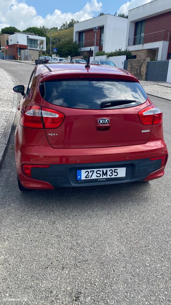 Kia Rio - 4