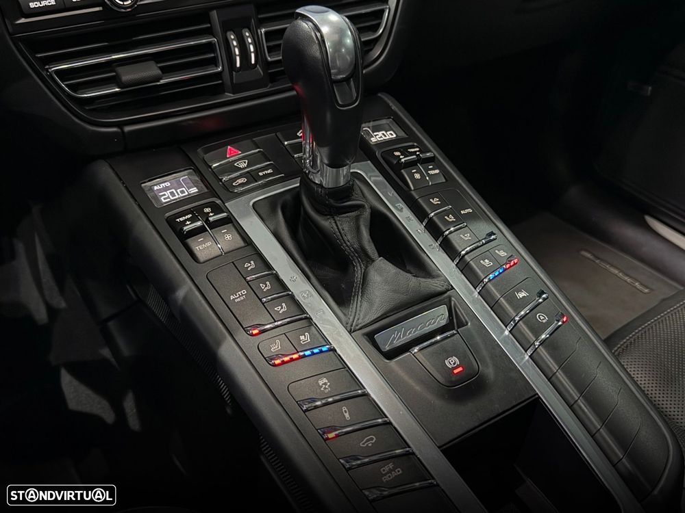 Porsche Macan S - 30