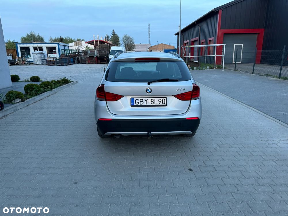 BMW X1 sDrive18d - 9