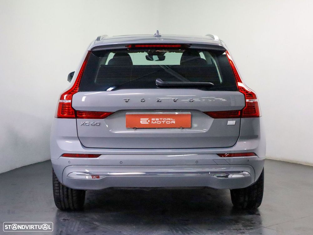 Volvo XC 60 2.0 T6 PHEV Core AWD - 4