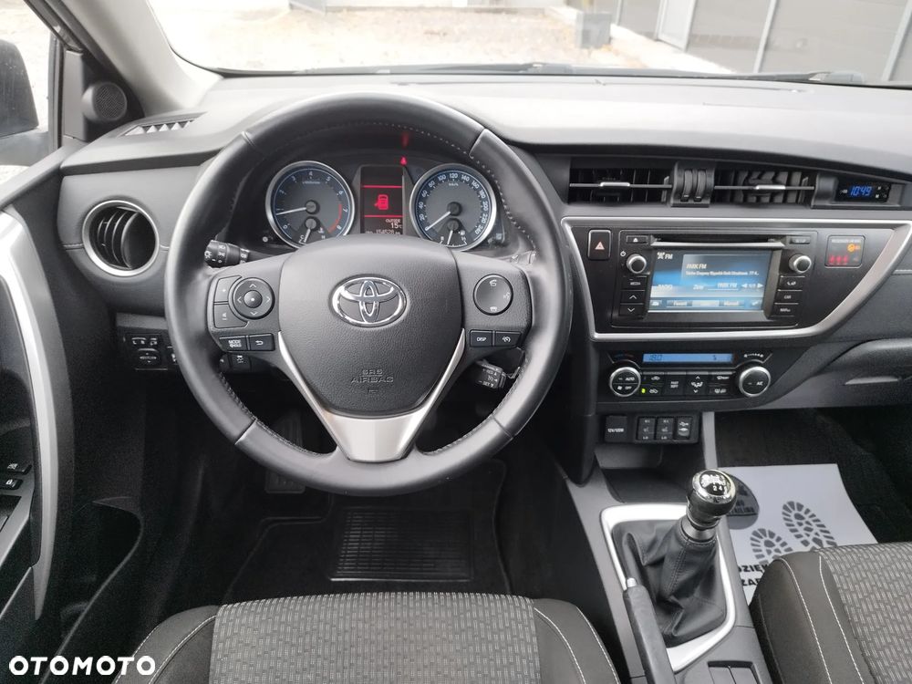 Toyota Auris 1.6 Edition - 12