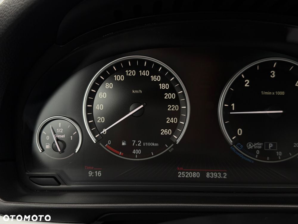 BMW Seria 5 520d xDrive - 26
