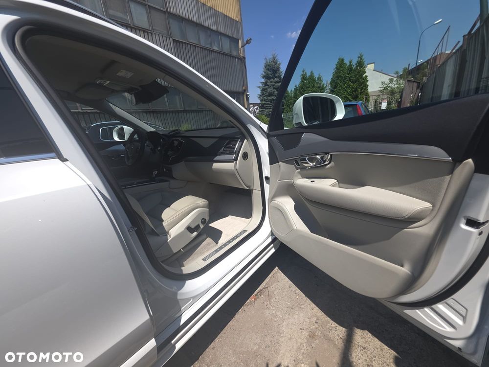 Volvo XC 90 D5 AWD Momentum - 5