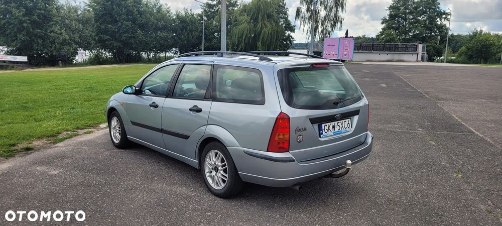 Ford Focus 1.6 Ghia - 5