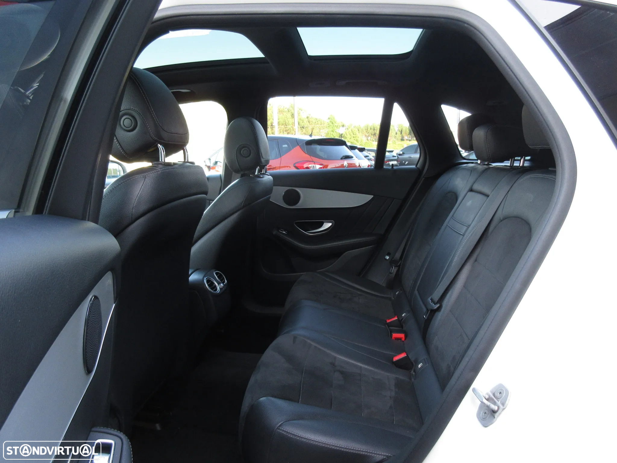 Mercedes-Benz GLC 220 d 4Matic 9G-TRONIC AMG Line - 24