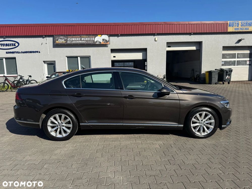 Volkswagen Passat - 12
