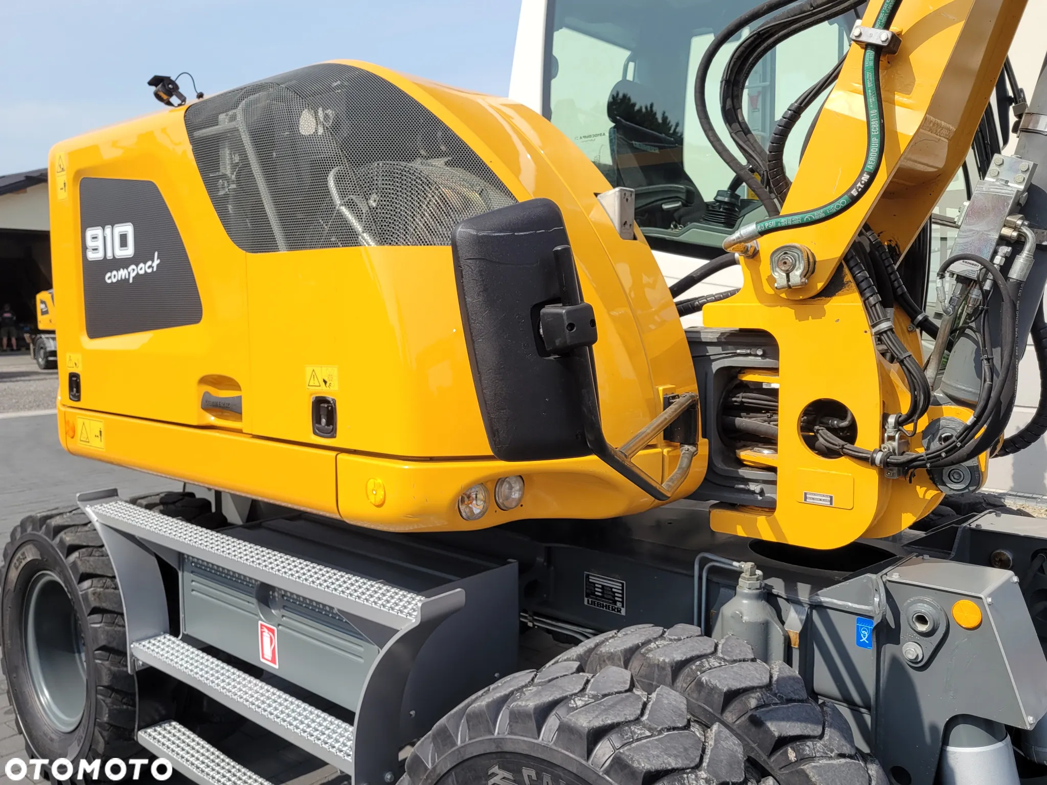 Liebherr A910 compact / 7800h / SUPER STAN / - 12