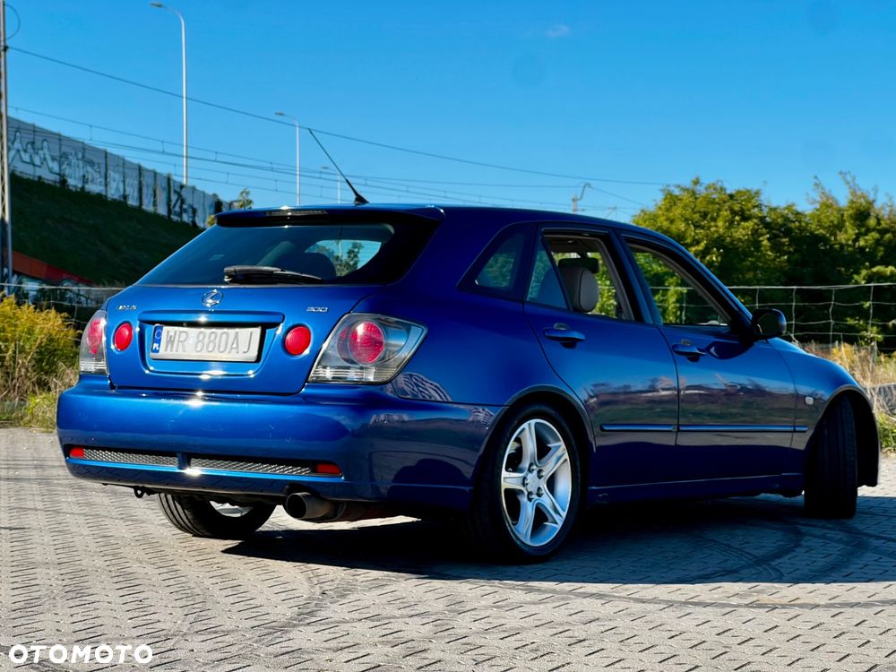 Lexus IS 300 Sport - 3