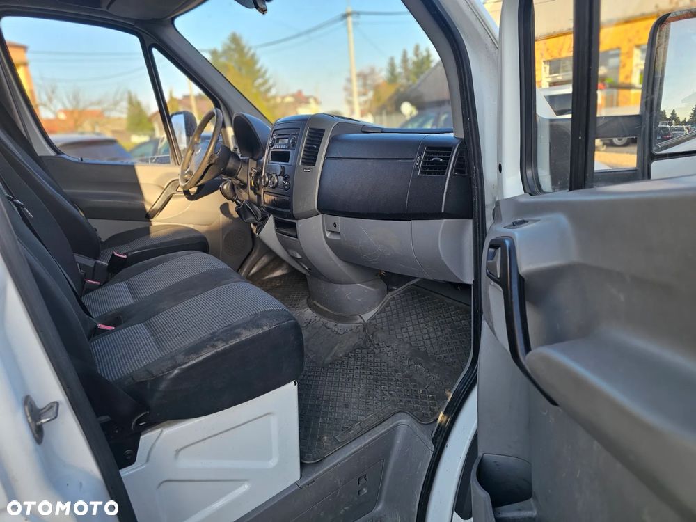 Mercedes-Benz Sprinter - 12