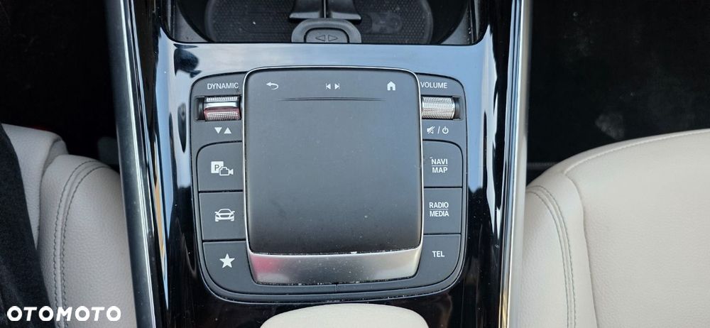 Mercedes-Benz GLA - 22
