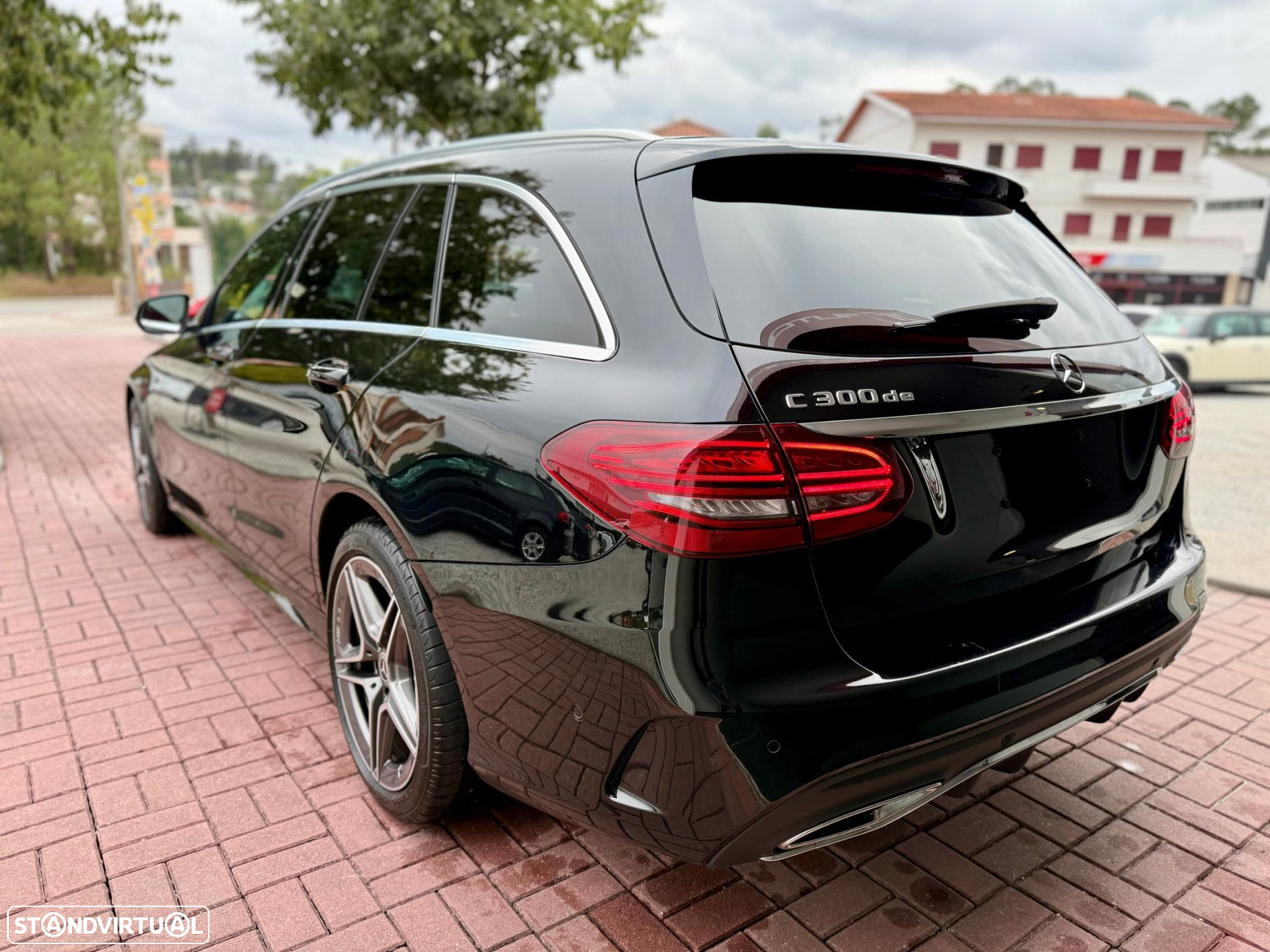 Mercedes-Benz C 300 de AMG Line - 13