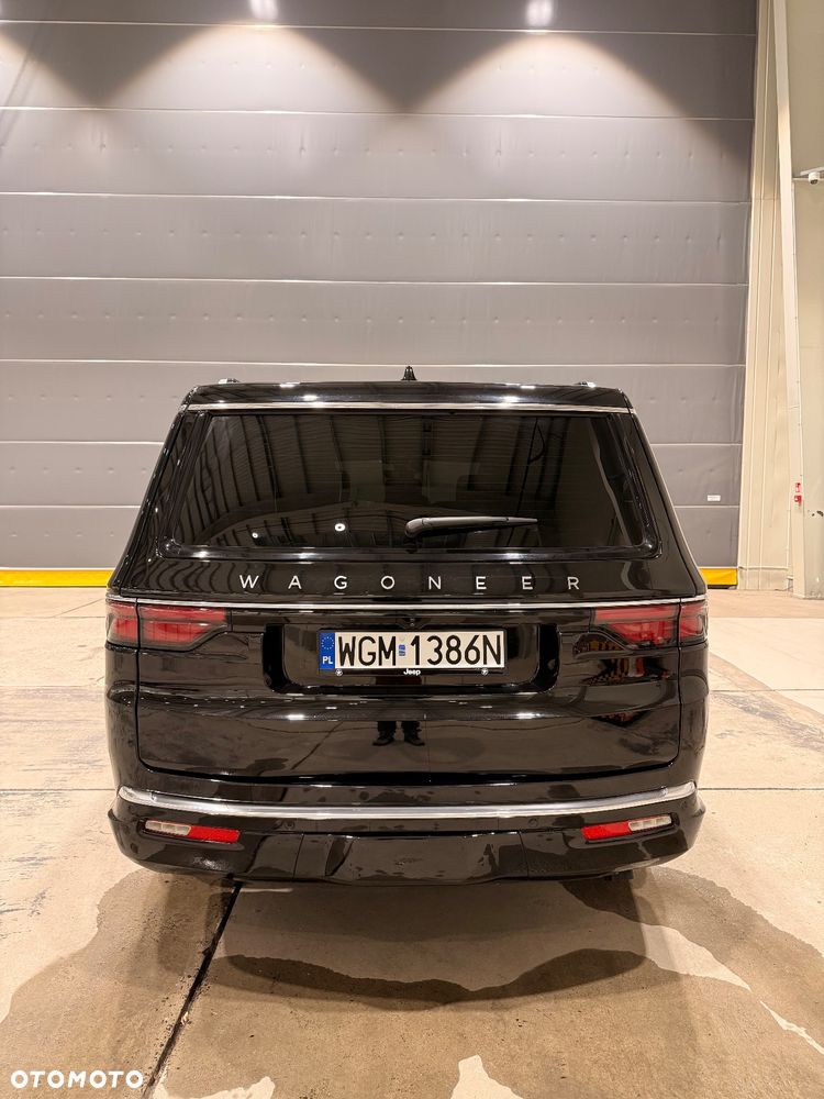 Jeep Wagoneer - 18