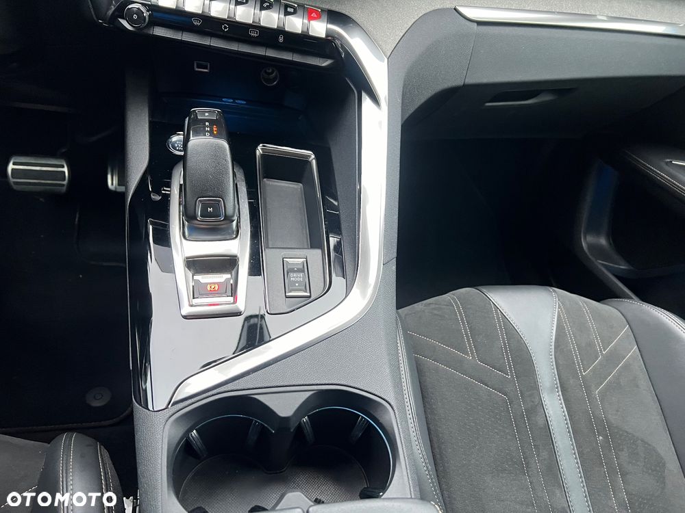 Peugeot 3008 1.5 BlueHDi GT S&S EAT8 - 21