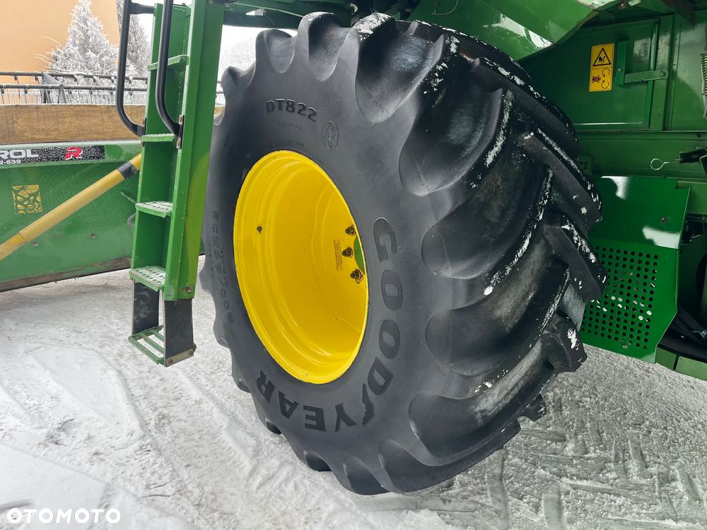 John Deere 2066 HillMaster - 8